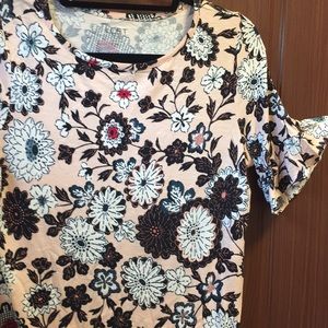 Loft outlet. Made in Vietnam.